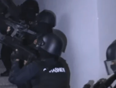Σε αυτό το διαμέρισμα κρυβόταν ένα από τα «μεγάλα κεφάλια» της Καμόρα - Που είχε κρυψώνα (βίντεο)